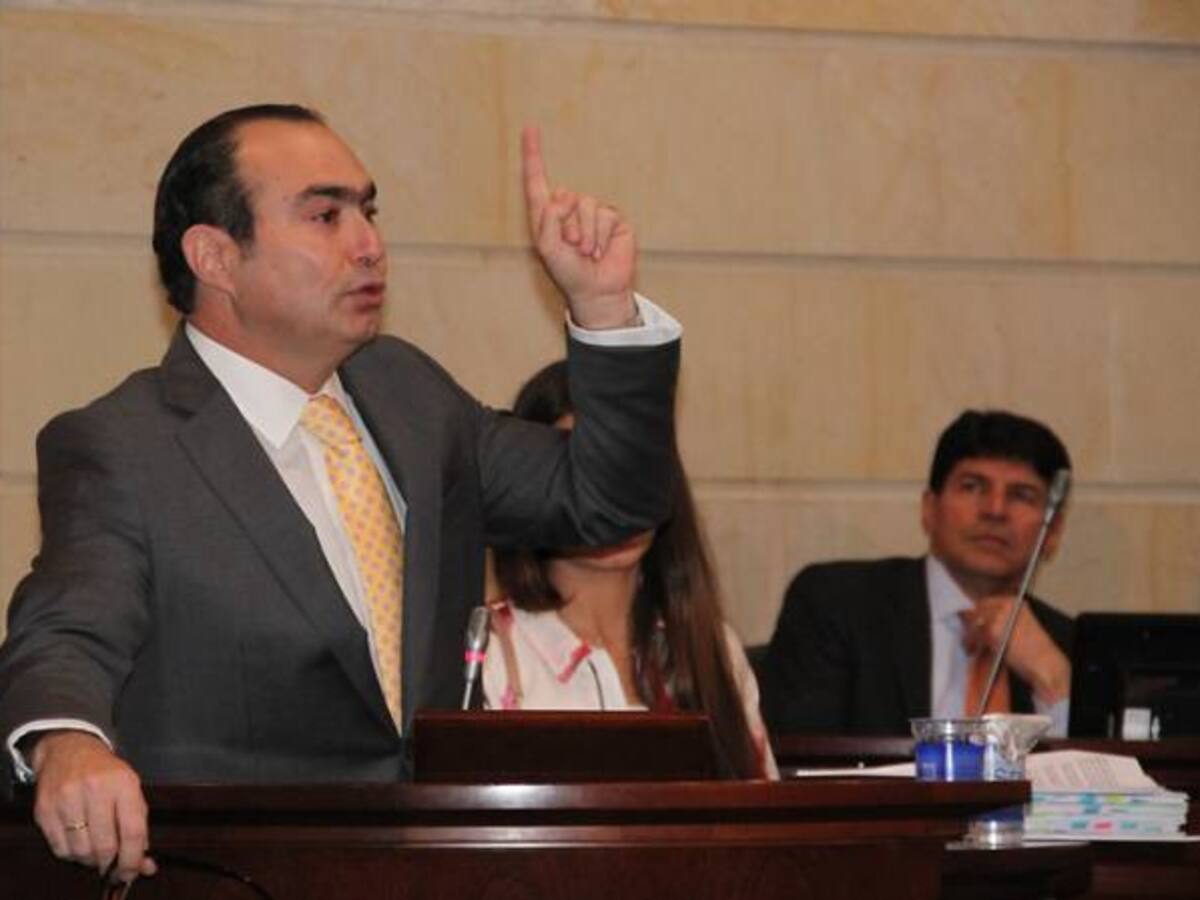 Comisión de Acusación remitiría procesos contra Pretelt a la Corte Suprema