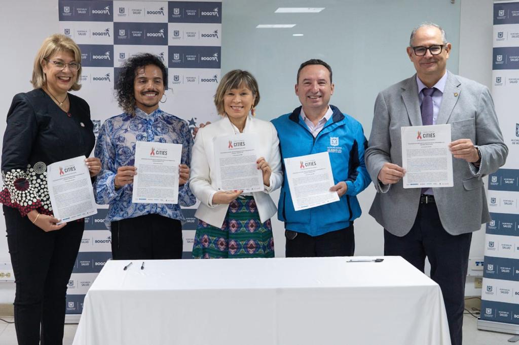 Firma de la declaración de Sevilla// Foto: Secretaría de Salud de Bogotá