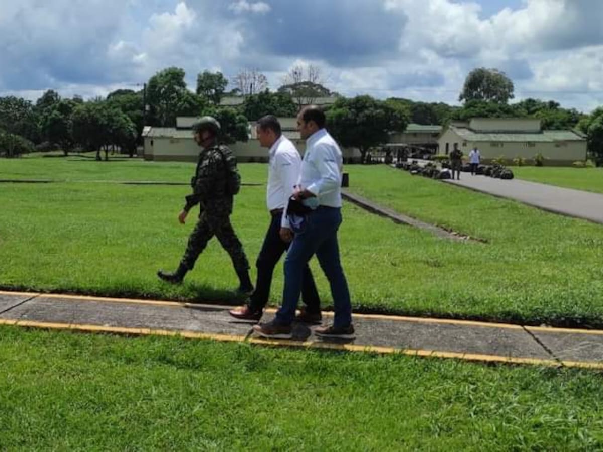 24 familias quedaron atrapadas en medio de combates entre grupos armados en Putumayo