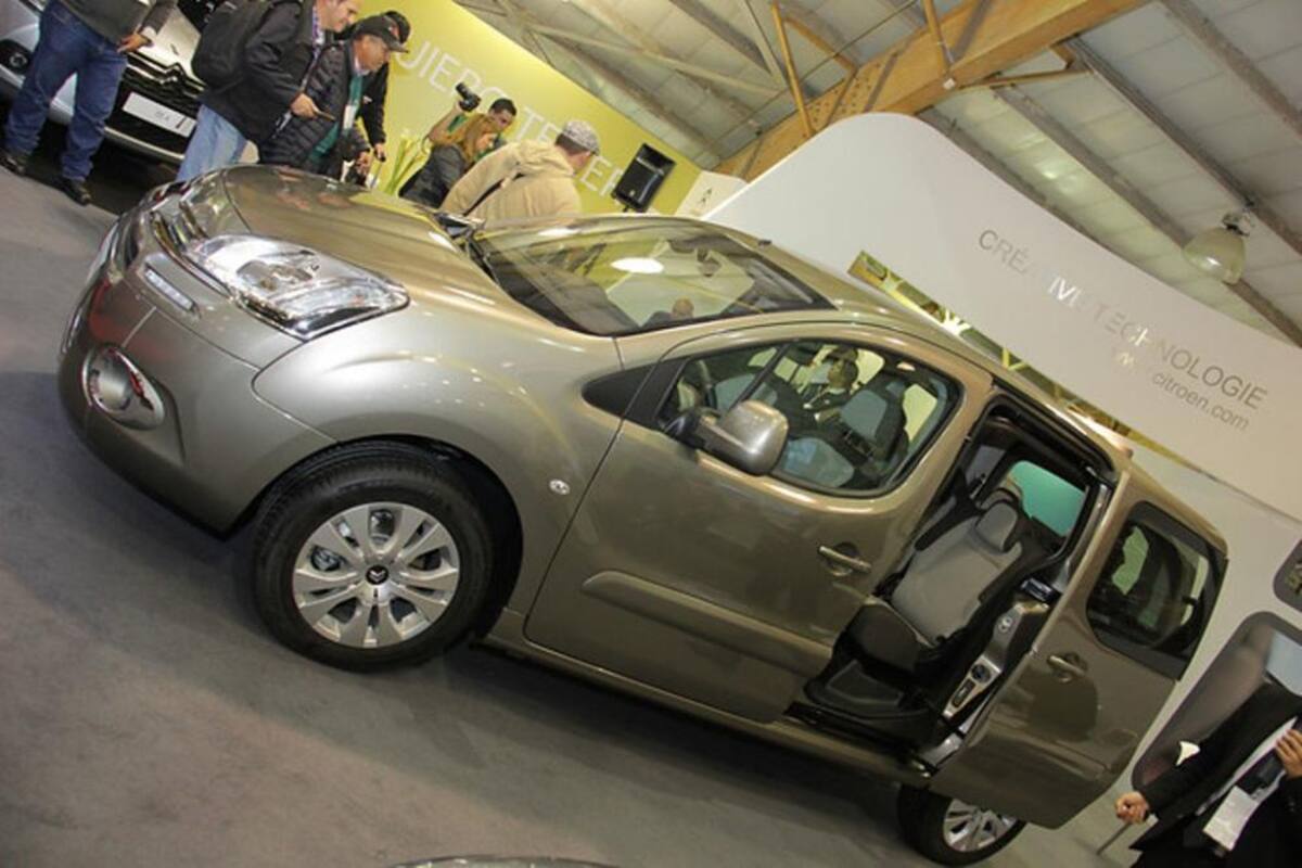 Los amantes de los automóviles se dan cita en Corferias donde se exhiben más de 1000 vehículos con  modelos recientes de las más reconocidas marcas de automóviles a nivel mundial.