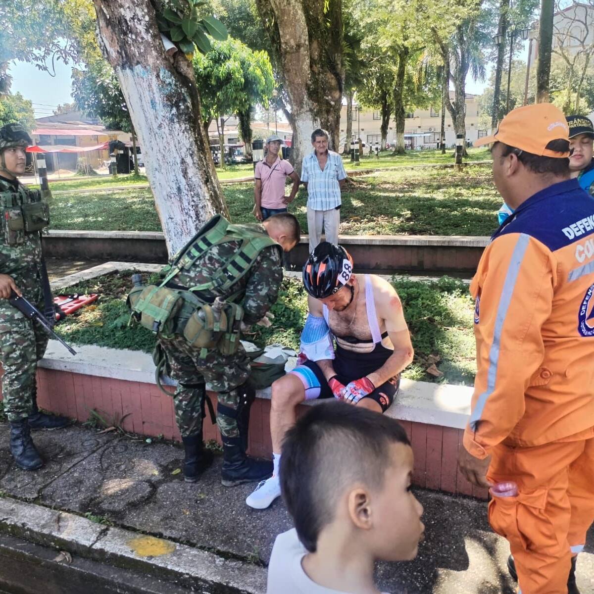 Soldado del Ejército salvó a ciclista herido durante ruta deportiva en Caquetá