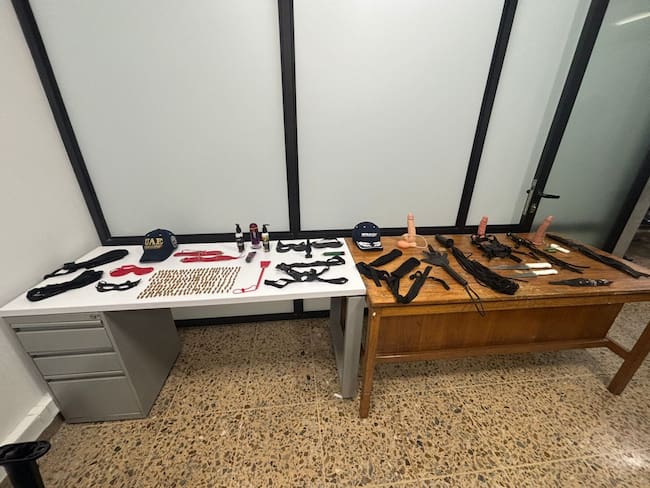 Inadmitieron a un extranjero a Medellín tras hallar juguetes sexuales en su equipaje. Foto: Migración Colombia.