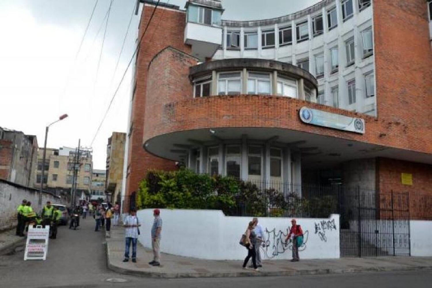 Usuarios denuncian falta de entrega de medicamentos por parte de Sanidad de la Policía en Ibagué