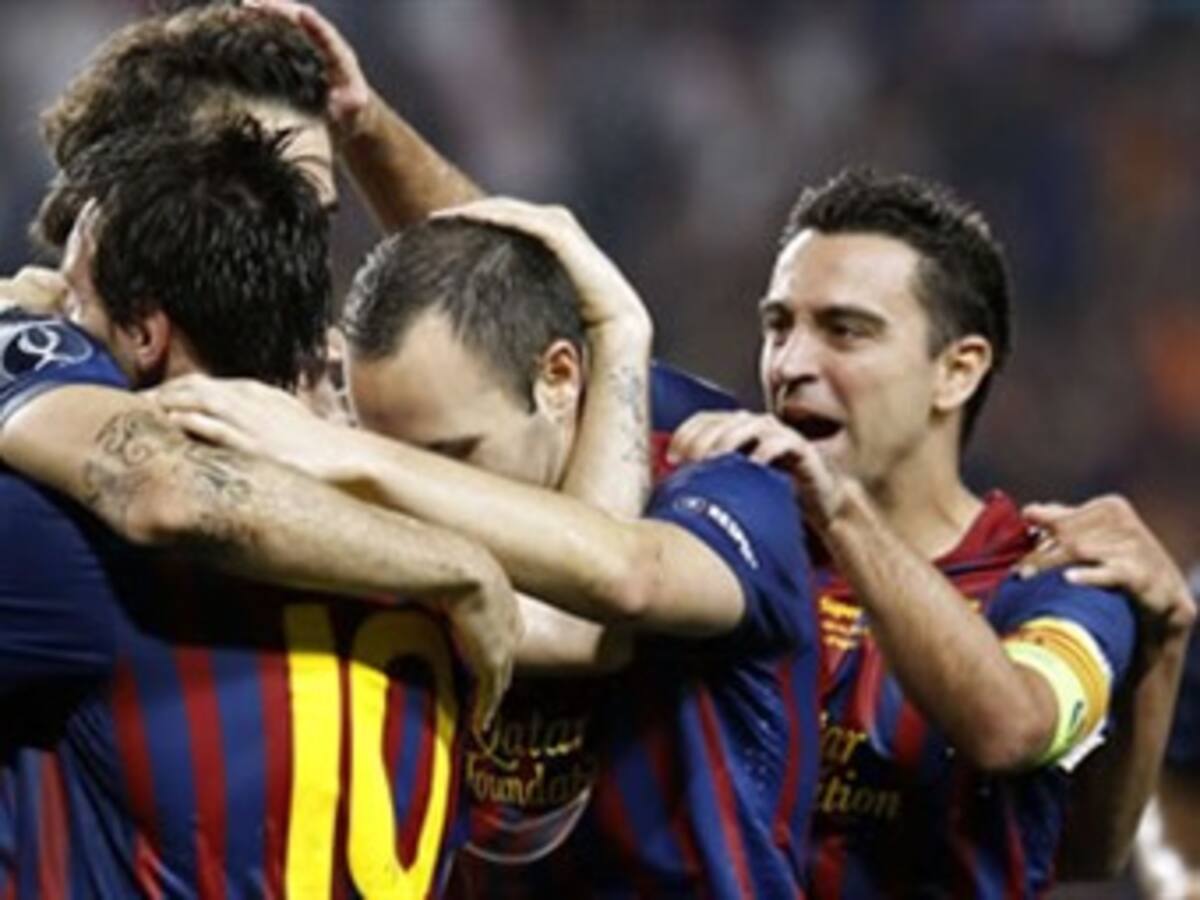 El indestronable Barcelona vence 2-0 al Oporto por la supercopa de Europa