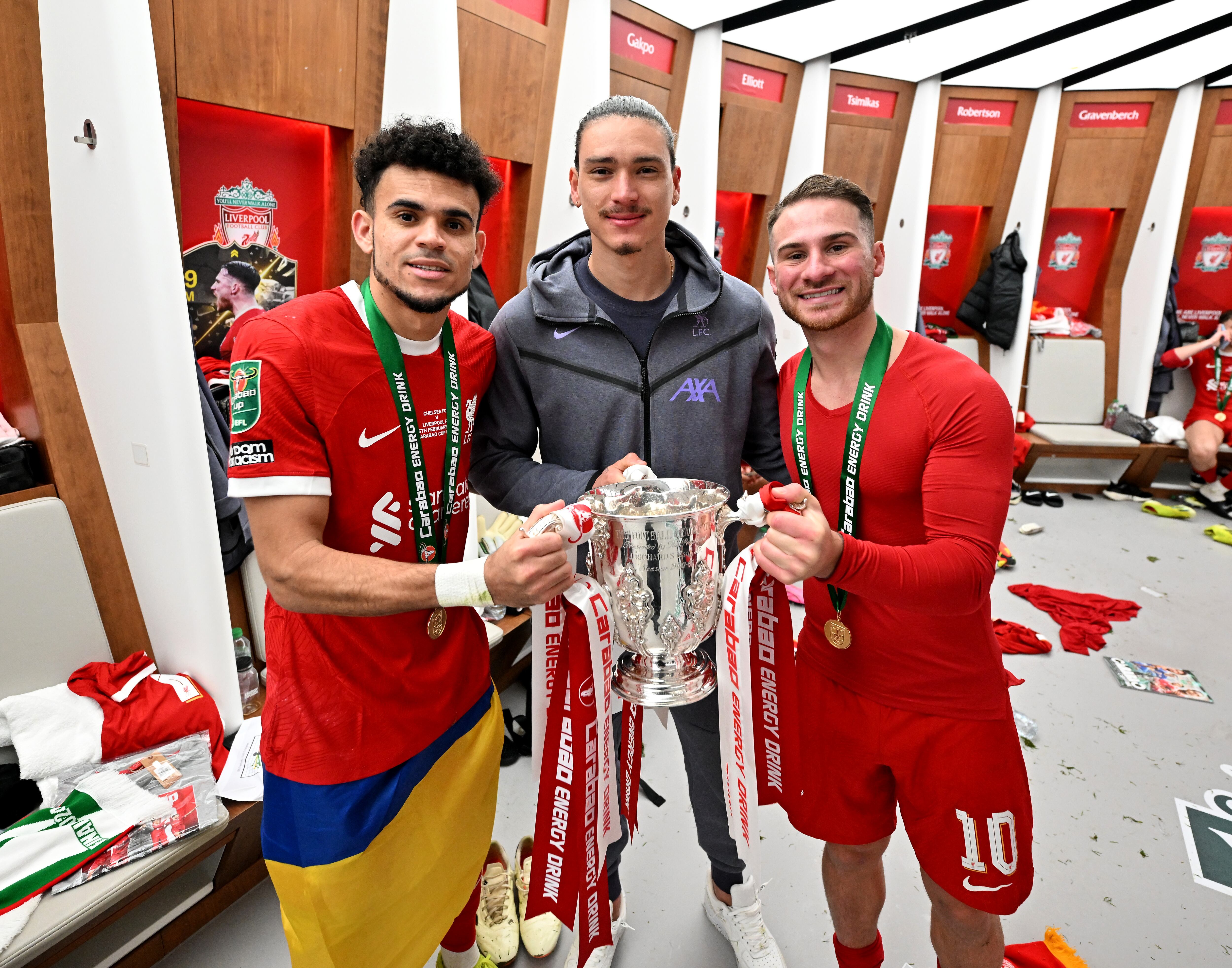 Luis Diaz, Darwin Núñez y Alexis Mac Allister.  (Photo by Andrew Powell/Liverpool FC via Getty Images)