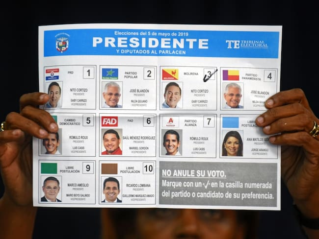 Cerrada pelea por la Presidencia de Panamá entre opositores Cortizo y Roux