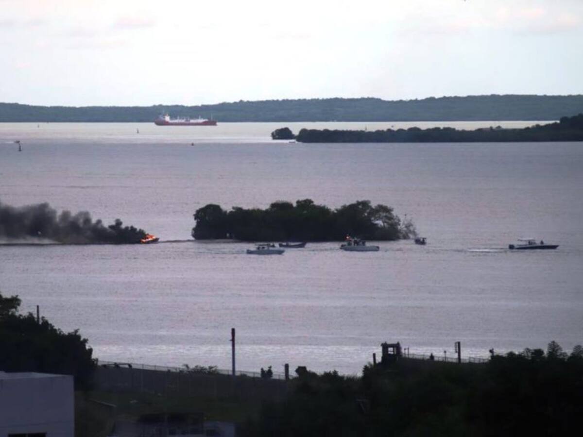 Se incendió lancha en bahía interna de Cartagena