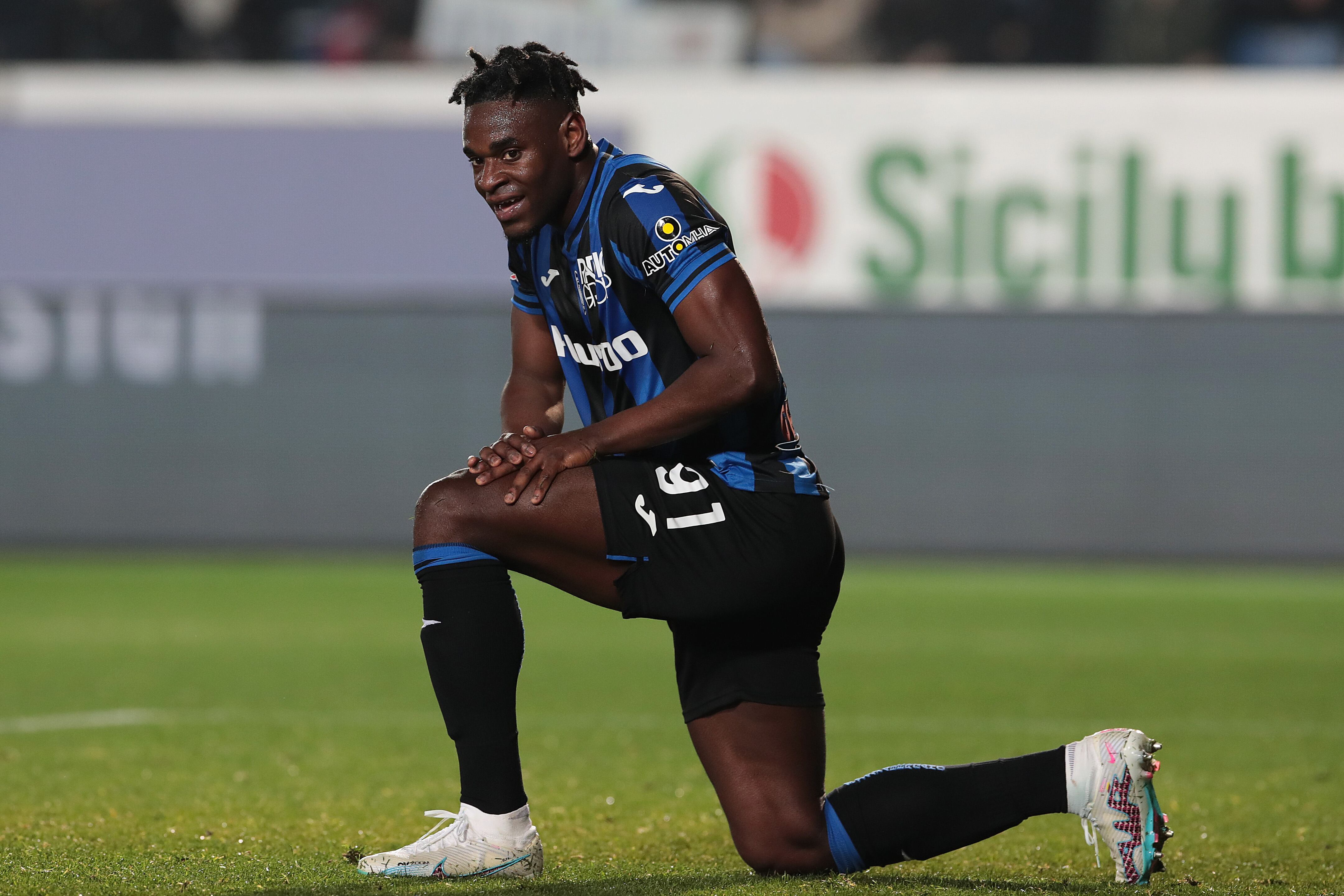 Duván Zapata sigue sumando minutos con el club italiano. (Photo by Emilio Andreoli/Getty Images)