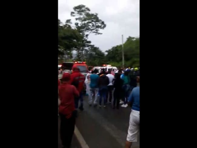Accidente de tránsito en la vía al mar deja cinco lesionados y un fallecido