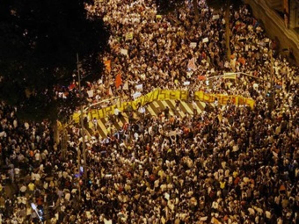 La FIFA "aplaude" a la democracia brasileña y reconoce derecho a la protesta