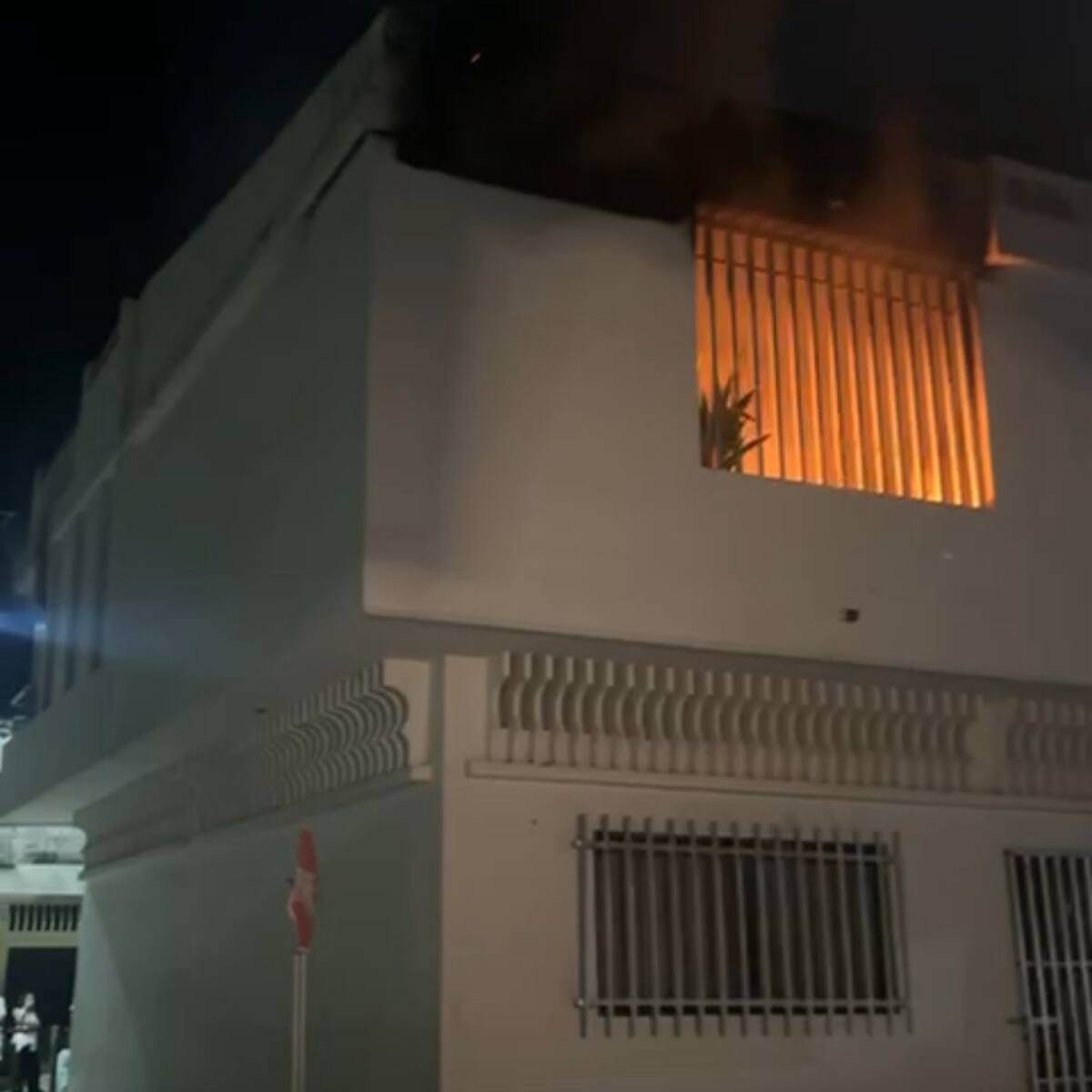 Policías controlaron incendio en una vivienda en Magangué, Bolívar