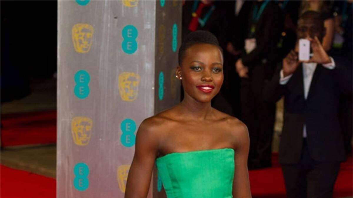 Lupita Nyong'o brilla como una esmeralda
