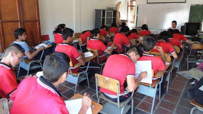 Estudiantes de colegio.
