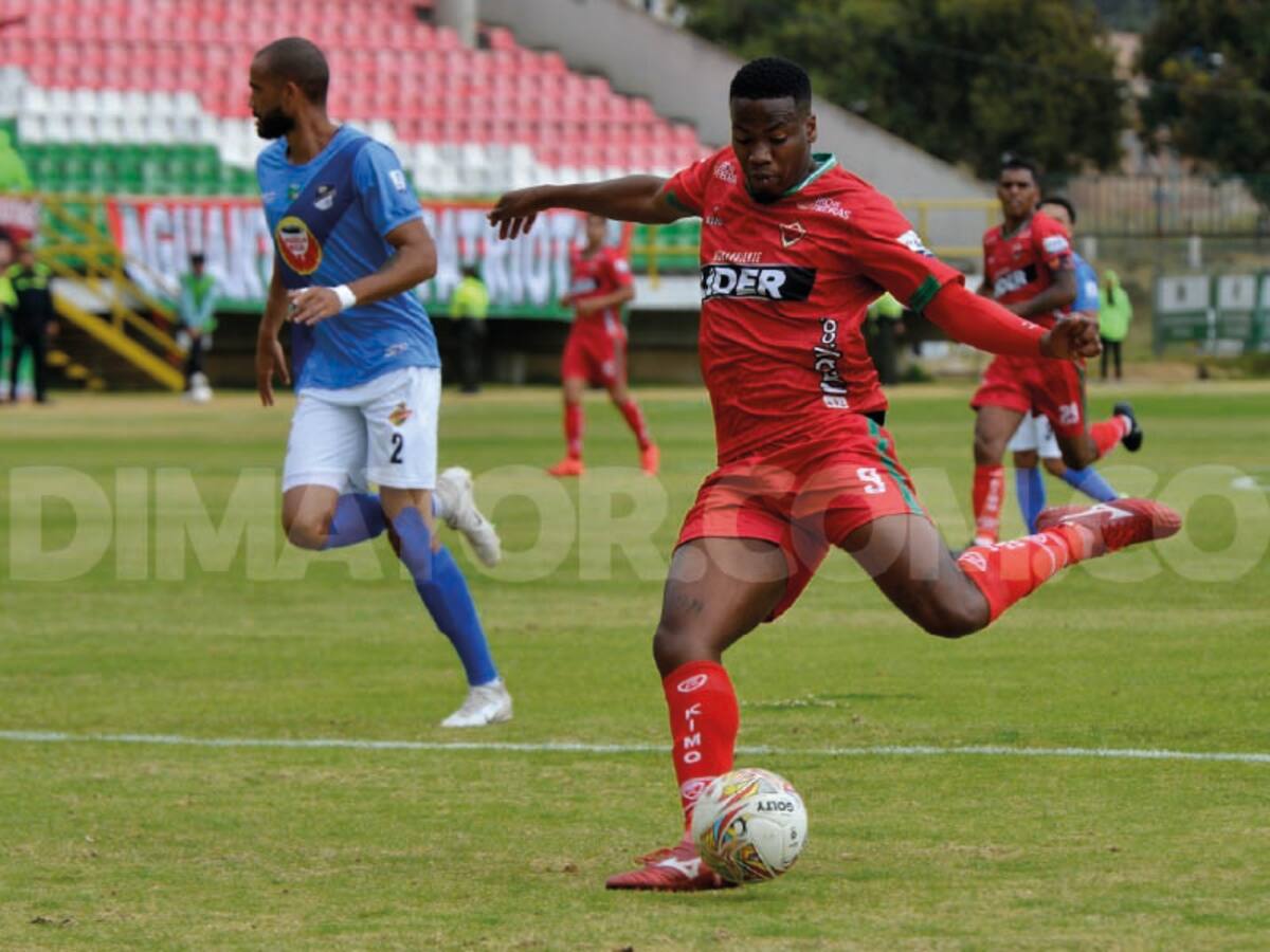 Delantero de Patriotas aclara lo sucedido con su entrenador en el partido ante Orsomarso