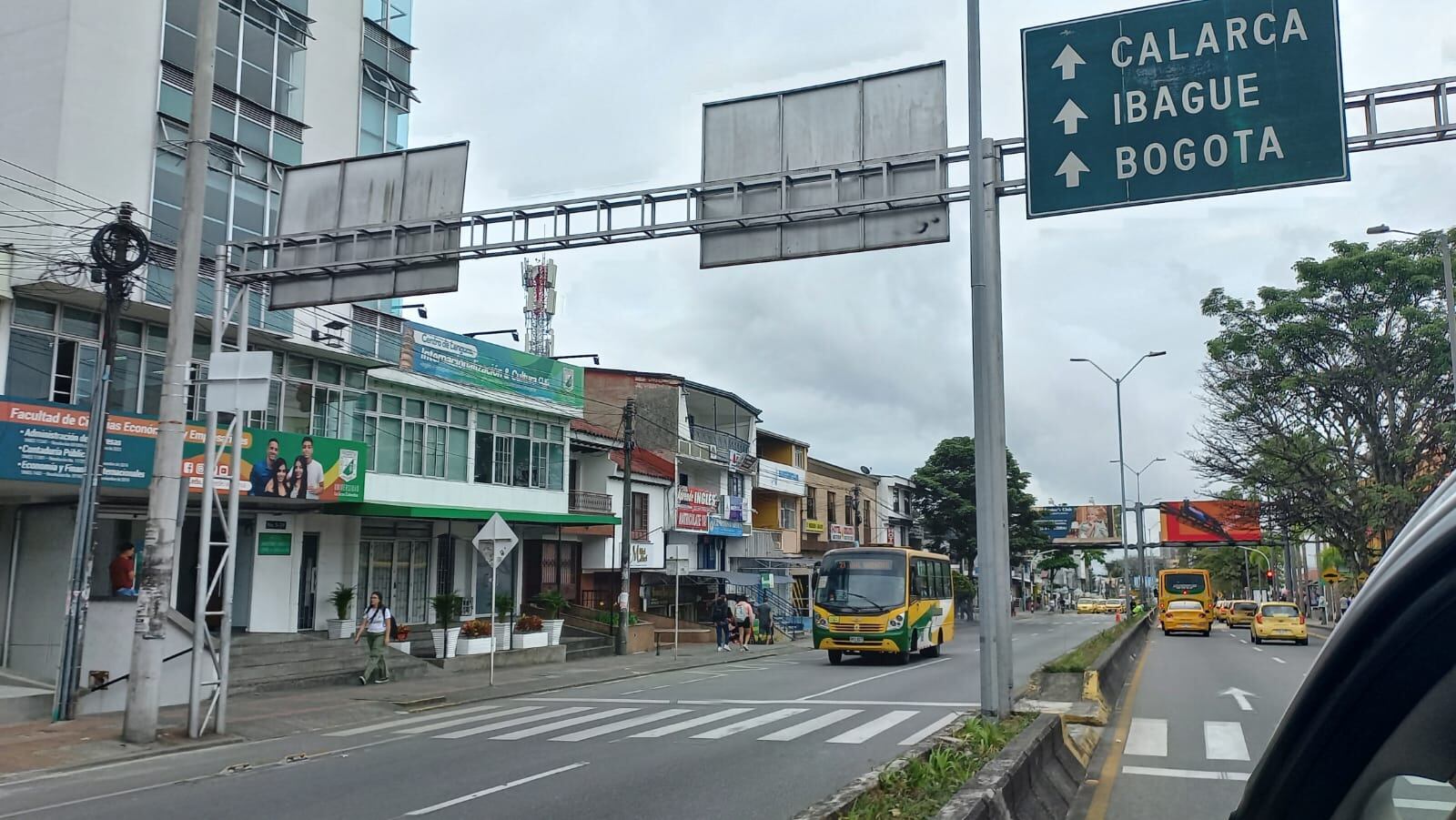 Vías de Armenia- Caracol Radio