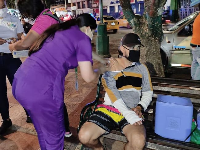 Jornada de vacunación nocturna en Piedecuesta