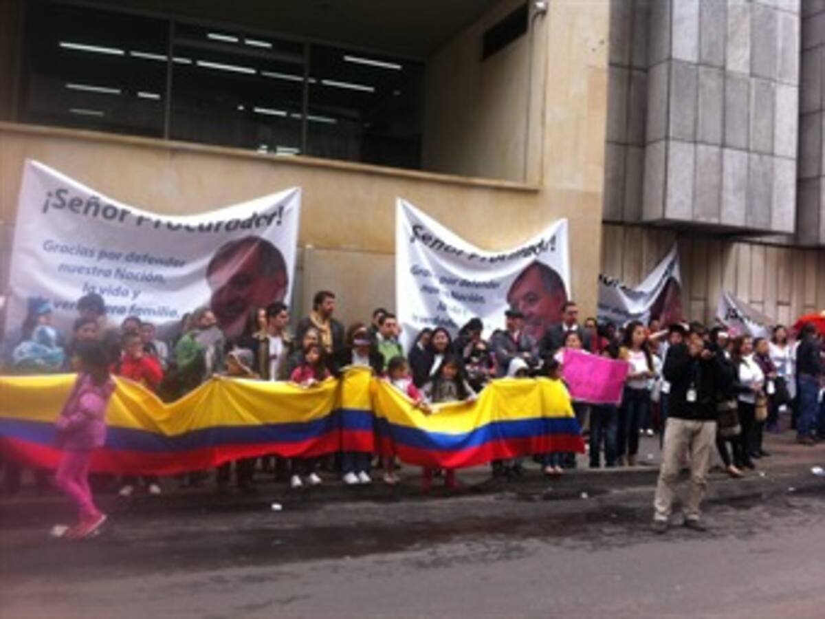 Simpatizantes de Ordóñez se plantaron frente a la Procuraduría