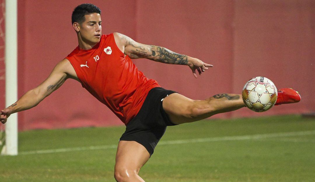 James Rodríguez entrenando con Al-Rayyan en 2021