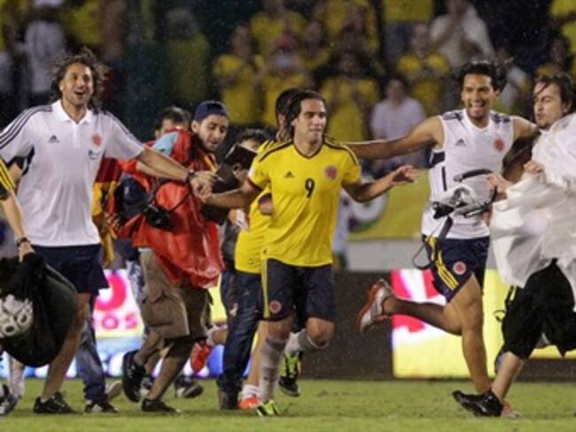 Selección Colombia viajó a Montevideo para enfrentar a Uruguay