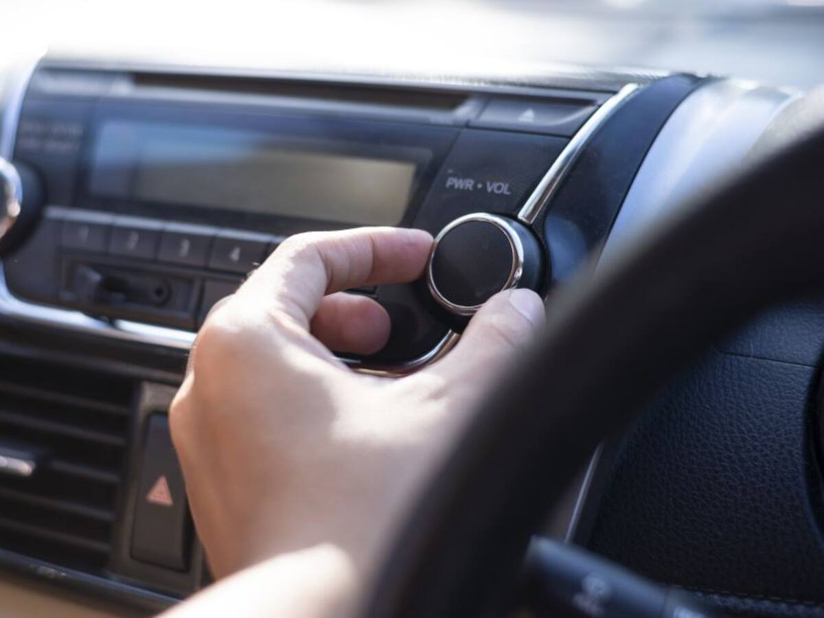 Las 5 canciones más sonadas inspiradas en el coronavirus: La Luciérnaga