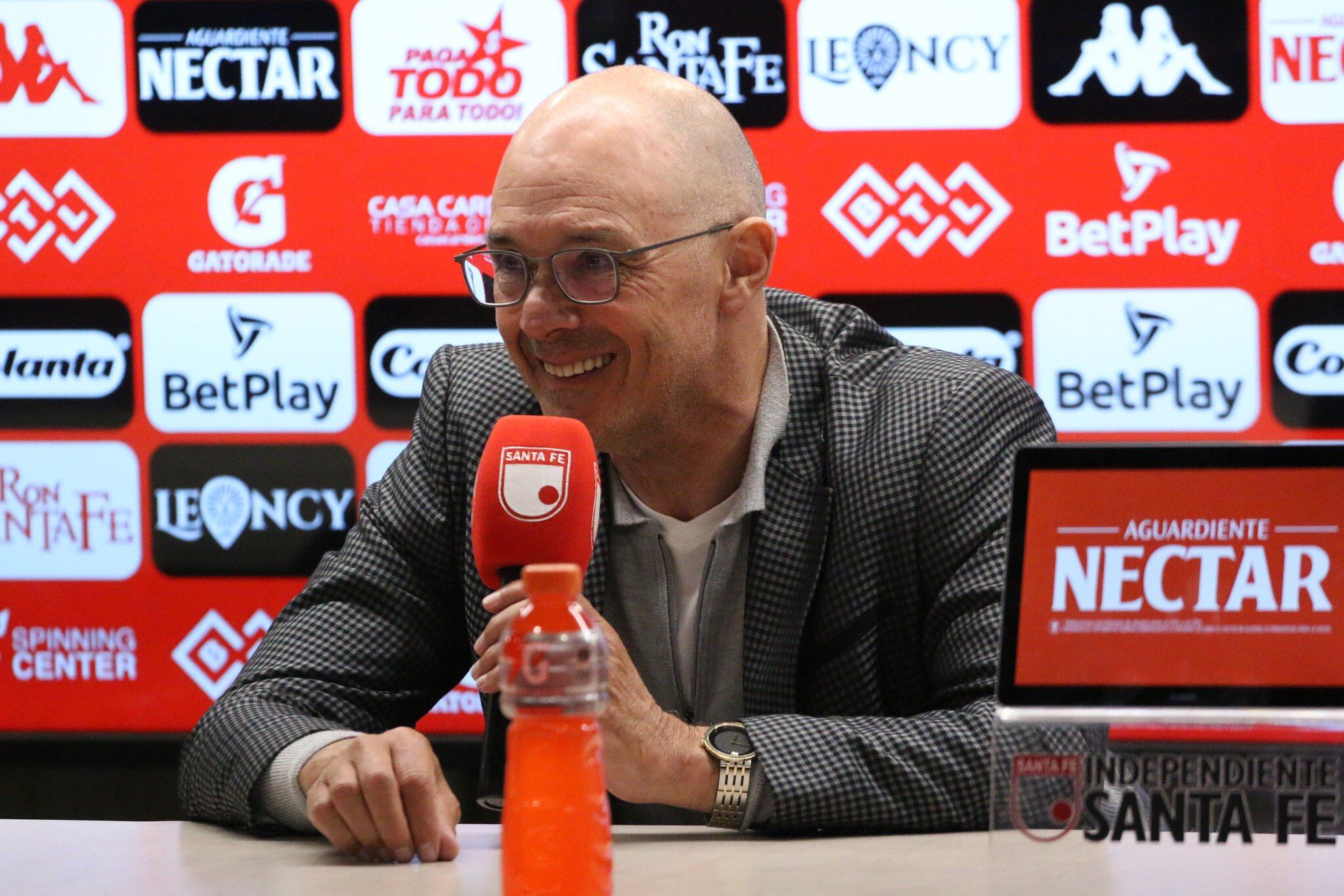 Alfredo Arias, técnico de Santa Fe / @santafe