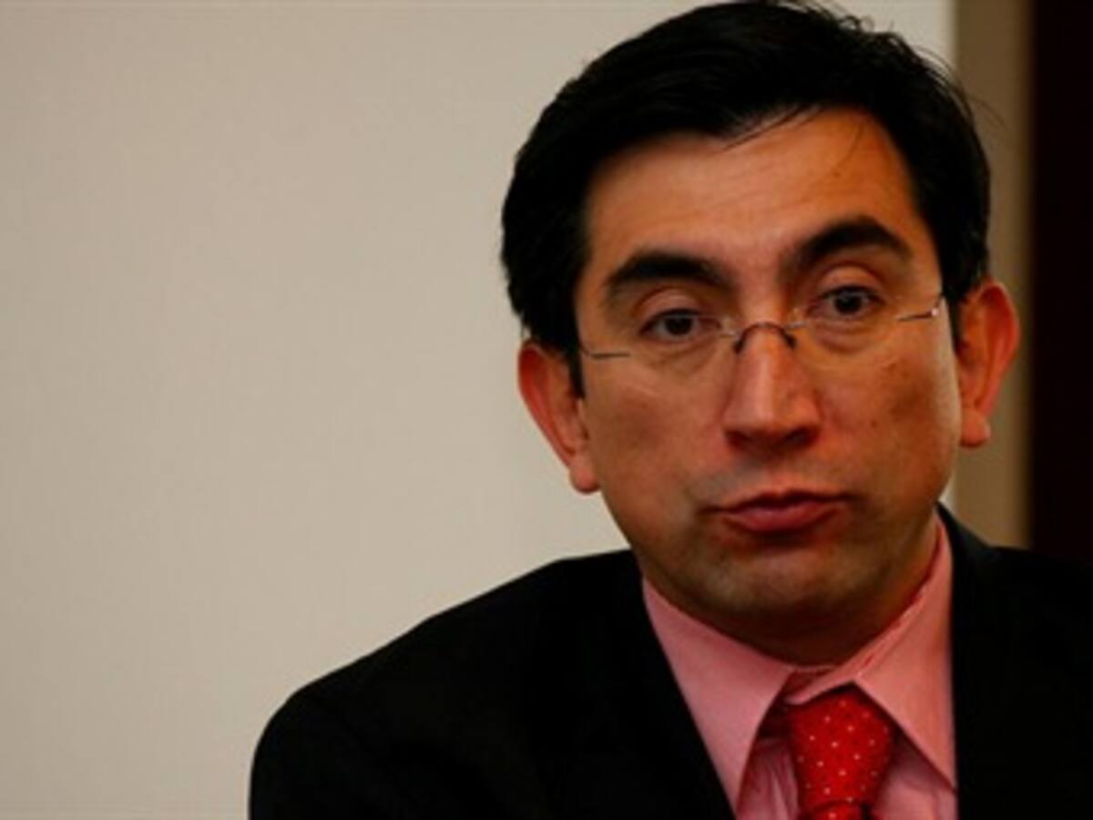 Investigan a MinTIC por renovación de espectro a operadores celulares