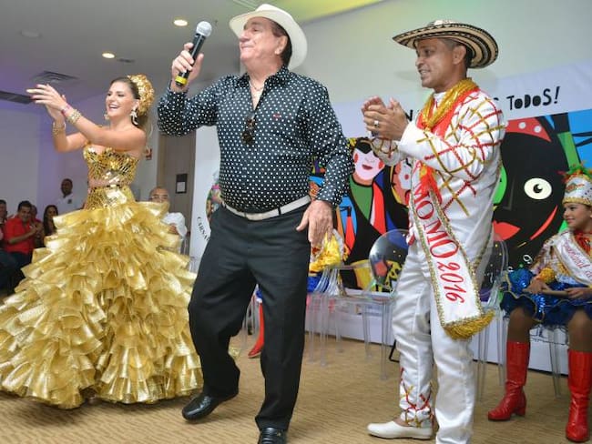 Lanzamiento Carnaval de Barranquilla, la reina Marcela García, el cantante Dolcey Gutiérrez   y el rey Momo Lisandro Polo.  
