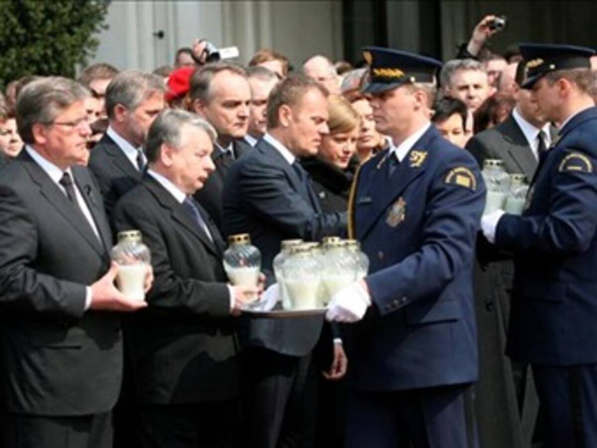 Rusia despide con honores militares los restos mortales del presidente polaco