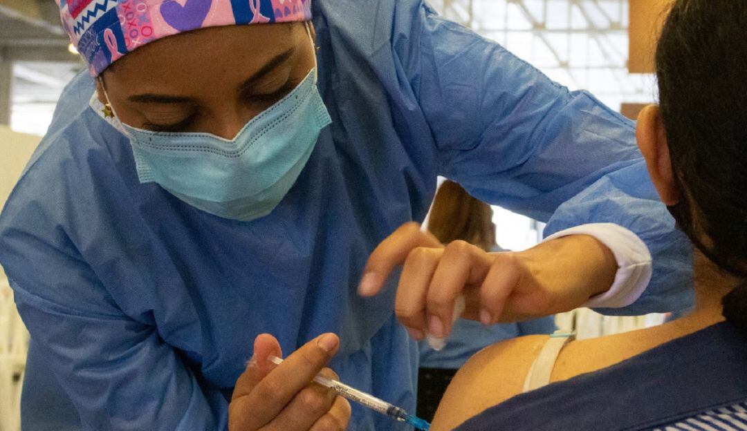 Inicia agendamiento a personas entre 55 y 59 años para vacuna contra COVID-19