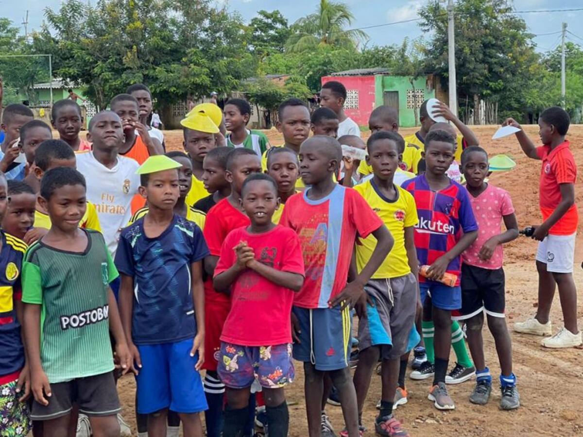 Palenque clama a Petro destrabe construcción de cancha de fútbol