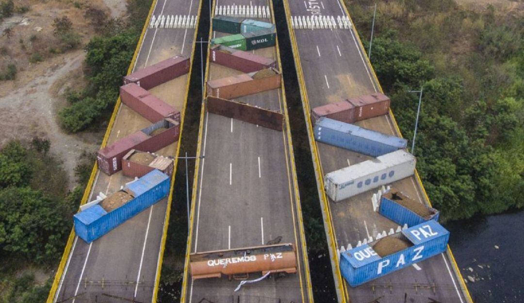 Piden a Maduro retirar los contenedores de los puentes internacionales