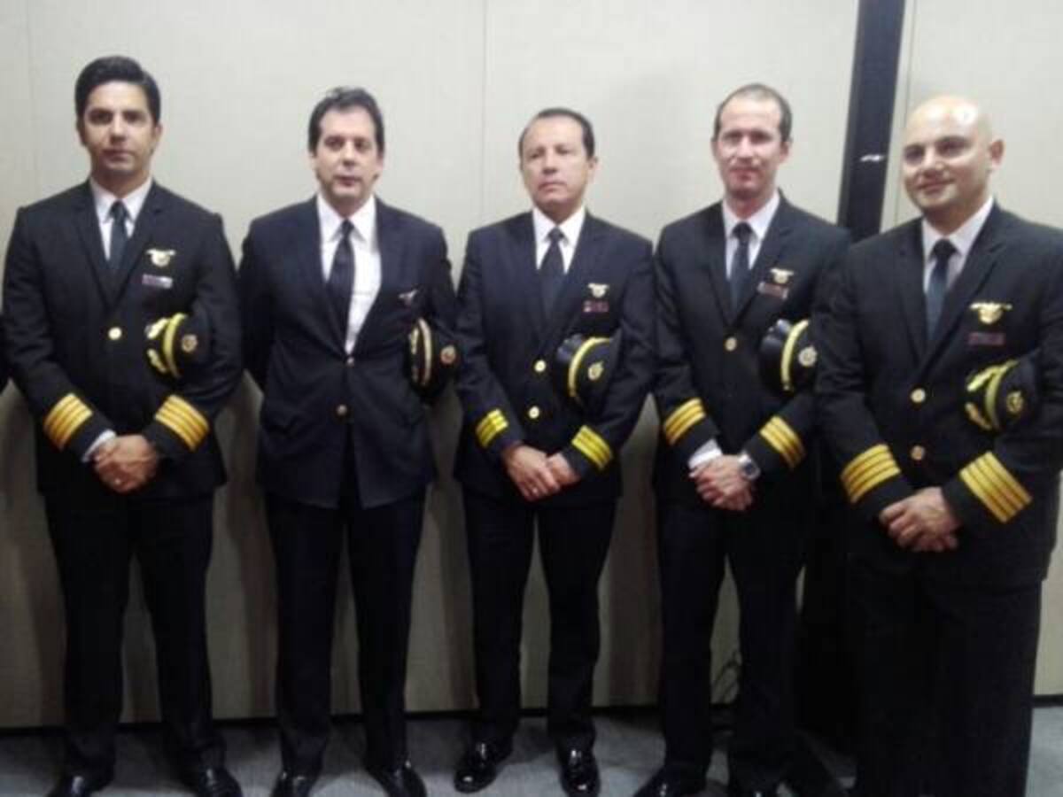 Los pilotos elegidos para traer al Papa Francisco a Colombia