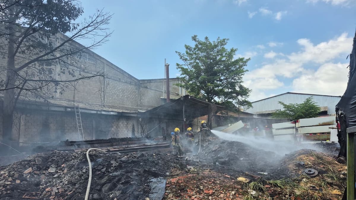 Cuerpo de Bomberos de Cartagena atendió incendio en zona industrial de Mamonal