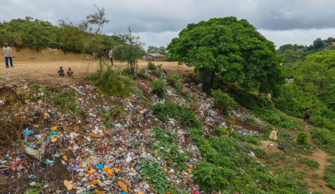 El reto es recoger casi 26 metros cúbicos de residuos sólidos que forman un gran basurero en el sector Kennedy