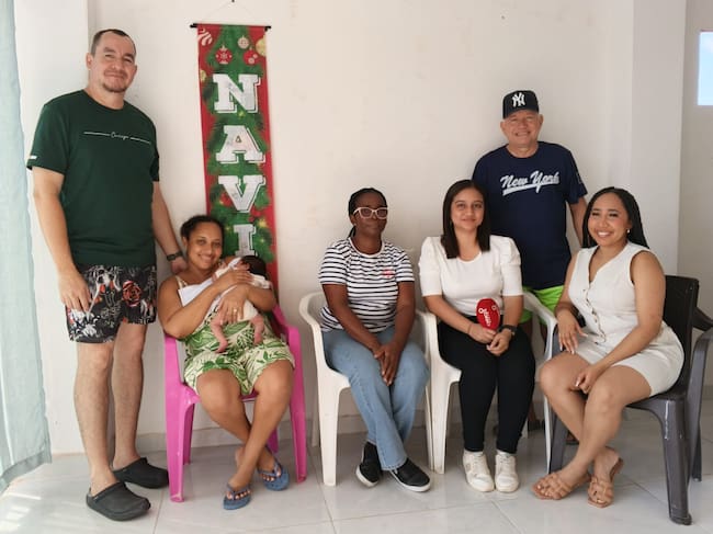 La familia agradece a Dios que Simón sea un niño sano. // Caracol Radio Cartagena