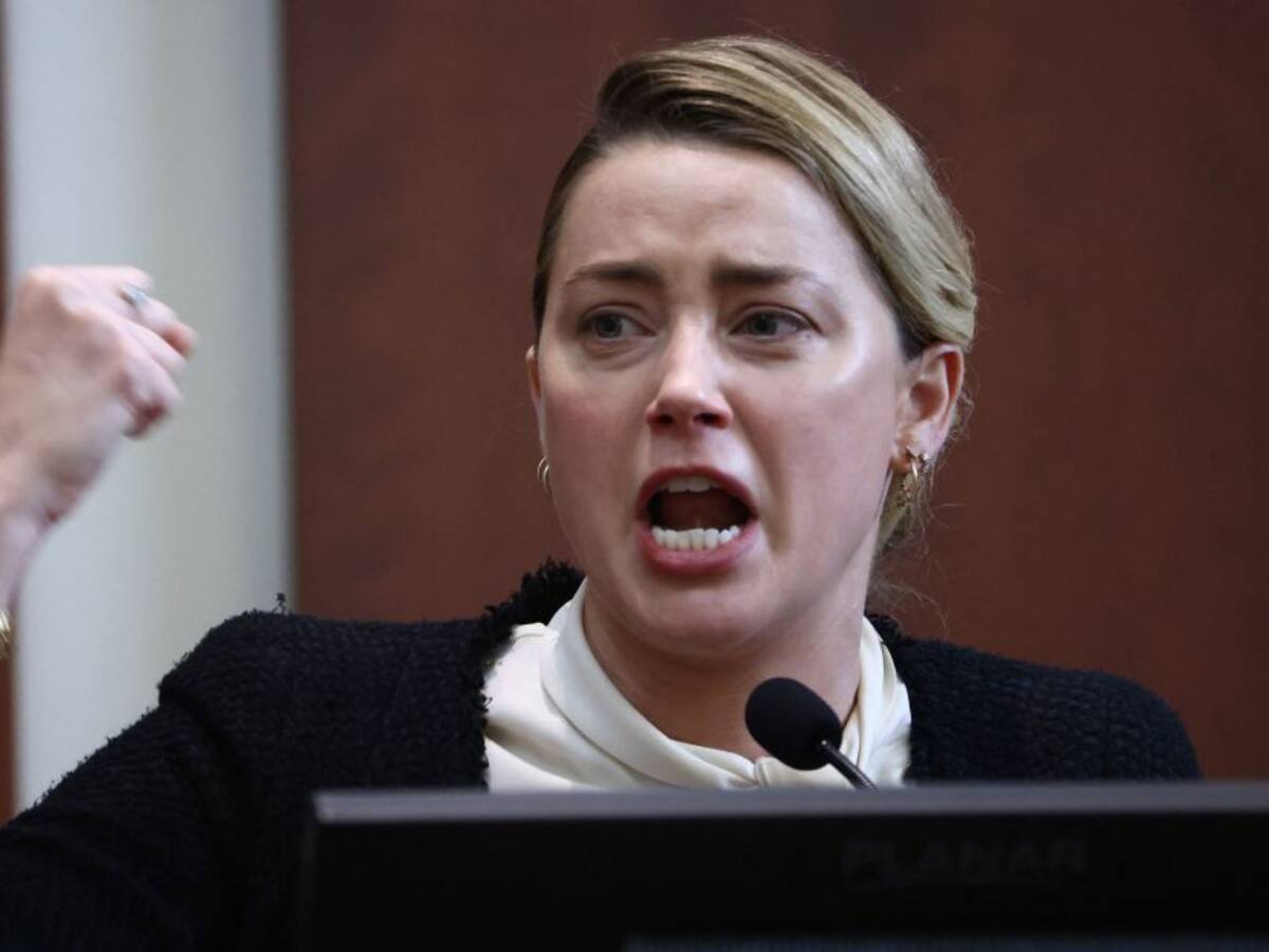 Amber Heard aseguró que Johnny Depp le pegó por celos de James Franco