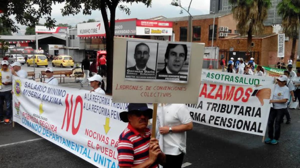 En la capital de Antioquia, cientos de personas salieron a las calles a exigir mejores condiciones laborales.