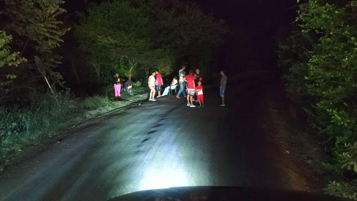 Bloque a la vía del relleno sanitario de Neiva