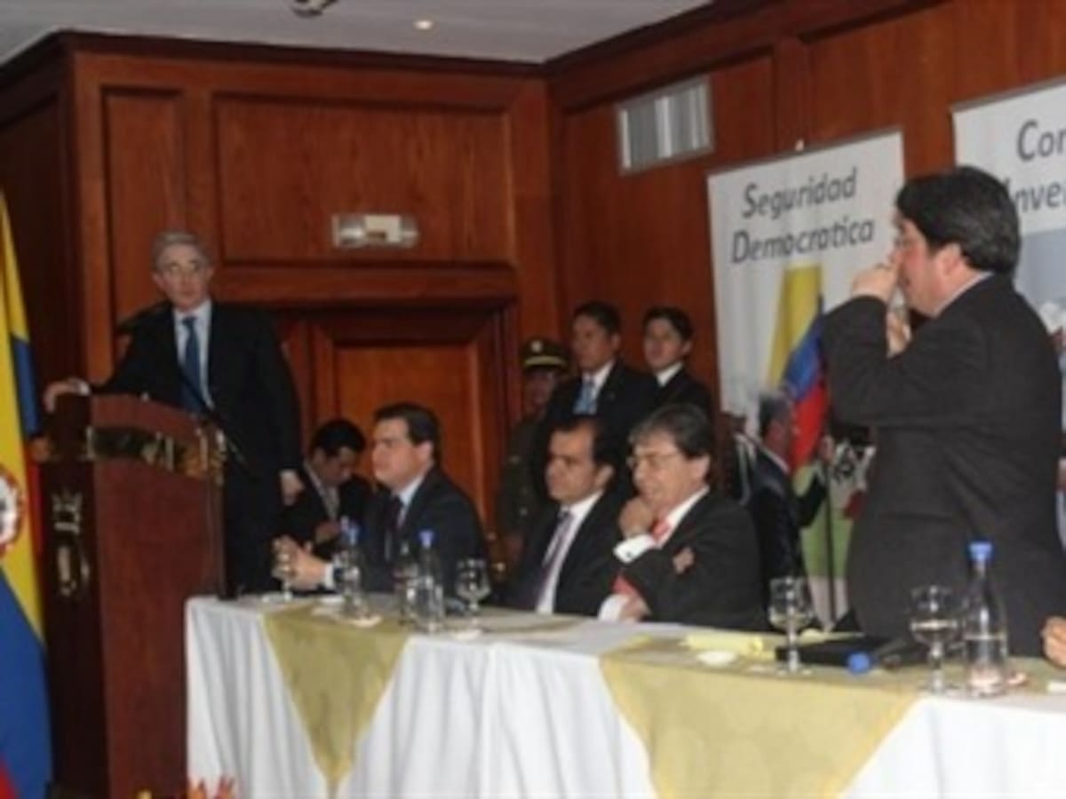 Coincidimos con Santos en inaplicabilidad del fallo de La Haya: Centro Democrático