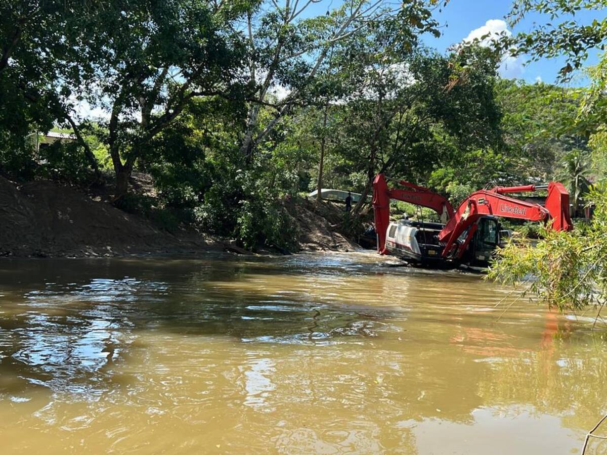 Gobernación ejecuta obras para proteger a Montecristo de deslizamientos e inundaciones