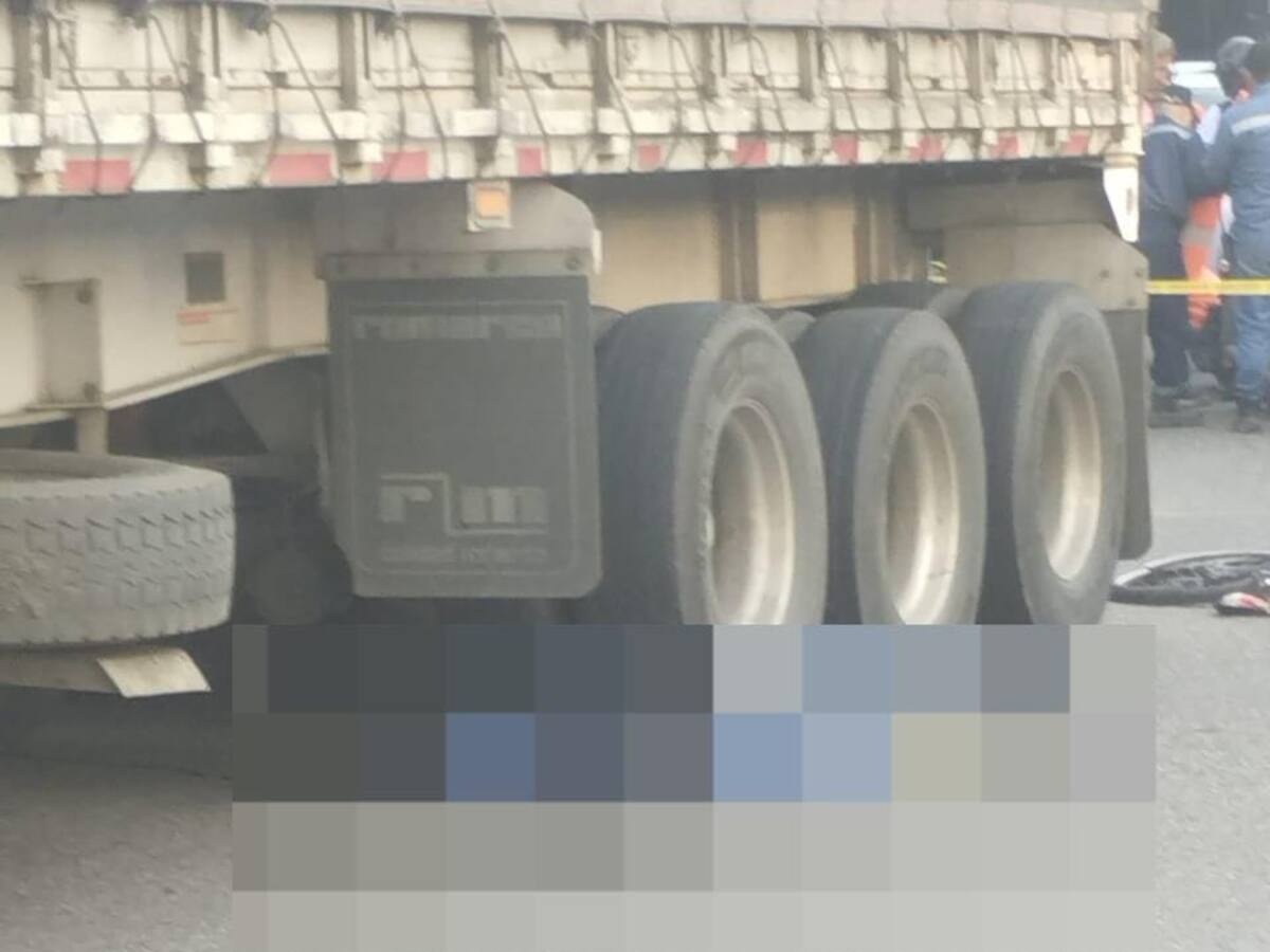 Ciclista murió arrollado por una tractomula en El Palenque