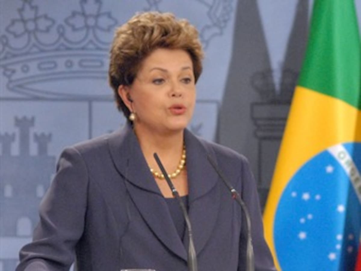 Rousseff se reúne con movimiento que lideró las manifestaciones en Brasil