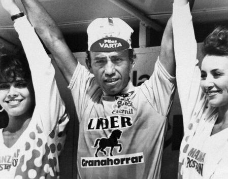 Fabio Parra (nacido el 22 de noviembre de 1959 en Sogamoso). Ciclista colombiano, que hizo parte de la generación de la década de 1980 que se destacaron en las grandes vueltas europeas, siendo una de sus principales figuras, por ser uno de los más completos y profesionales, tal vez por ser el que más fácilmente se adapto a la forma de correr en carreteras europeas. Además de defenderse bastante bien en el terreno llano y en las pruebas contra el reloj, se caracterizó por ser un excelente escalador, como la mayoría de colombianos de su generación. (Colprensa - Archivo)