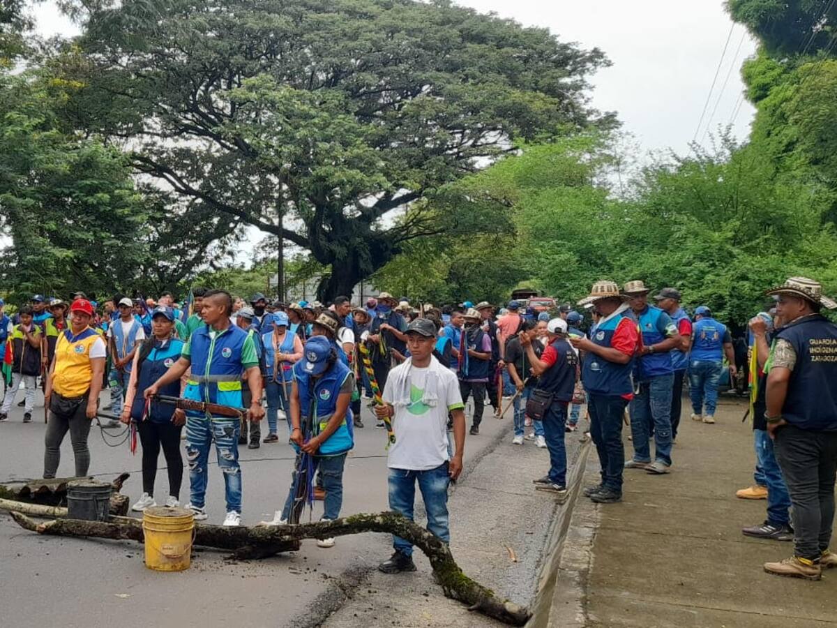 Indígenas bloquean vías nacionales en jurisdicción del Bajo Cauca y el Urabá antioqueño
