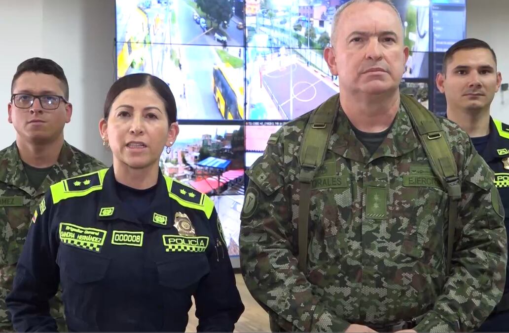 Según la general Sandra Hernández, comandante de la Policía de Bogotá, se ha desplegado un equipo de inteligencia, policía judicial y personal especializado en explosivos para investigar los hechos.