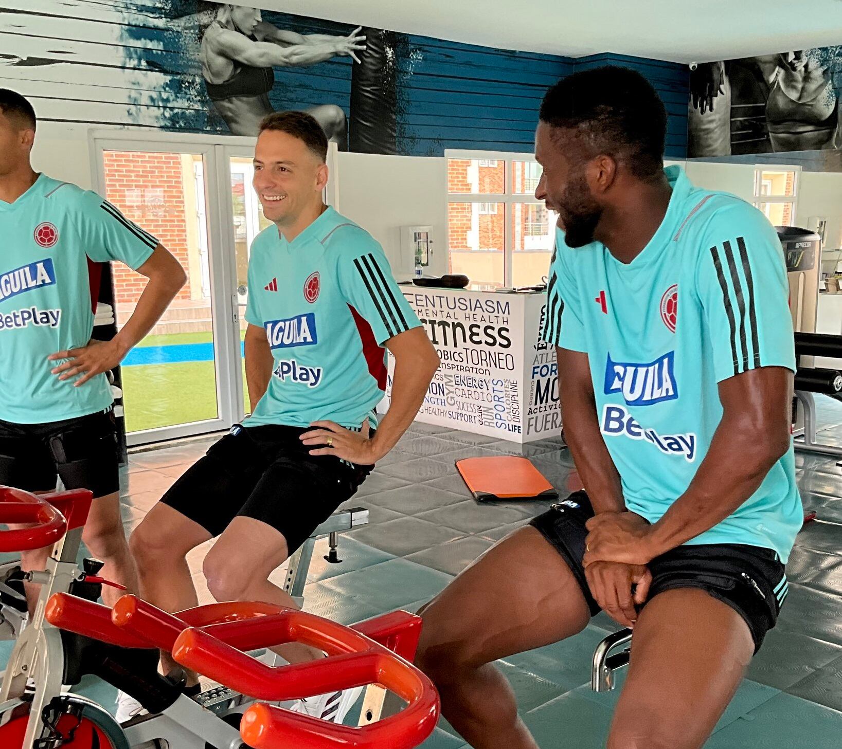 Twitter: @FCFSeleccionCol