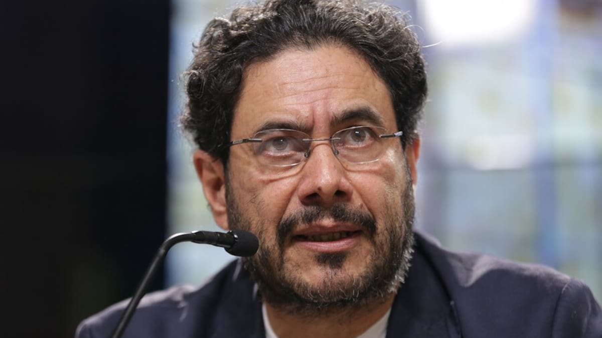El senador Iván Cepeda responde señalamientos del expresidente Álvaro Uribe