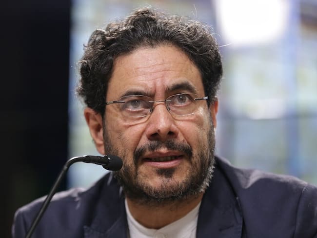 “Fiscal Francisco Barbosa pretende elegirse jefe de la oposición del Gobierno”: Cepeda