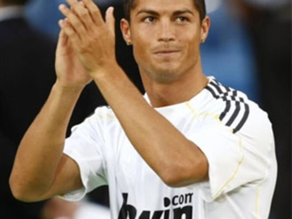 El Real Madrid vence 4-2 a la Liga de Quaito y Cristiano Ronaldo marca su primer gol con los españoles