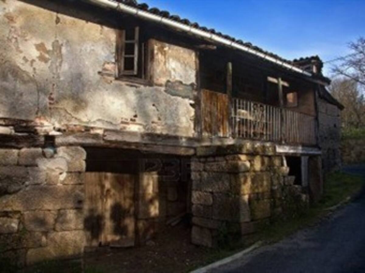 Bienes entregados por paramilitares para reparar a víctimas están en ruinas